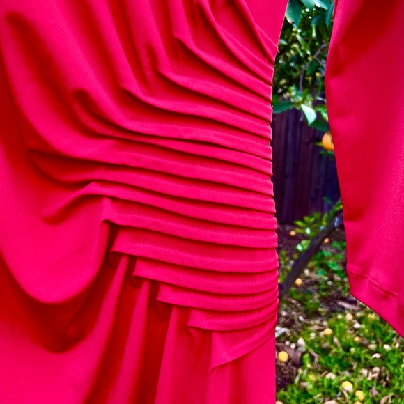 Sexy Red Dress, Glamorous Ruching at Waistline, Stylish - Picture 4 of 5